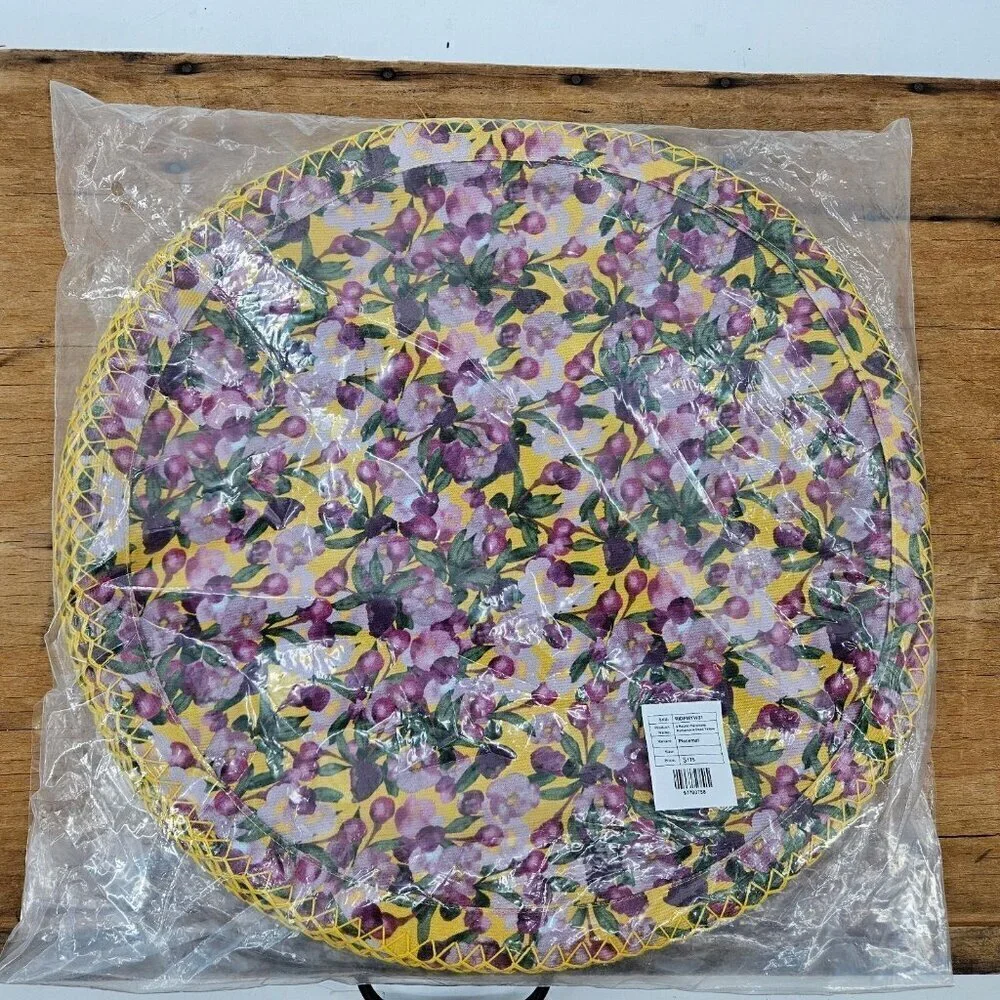 New Sophie Williamson Designs SWD 6 Round Placemats Romance is Dead Yellow